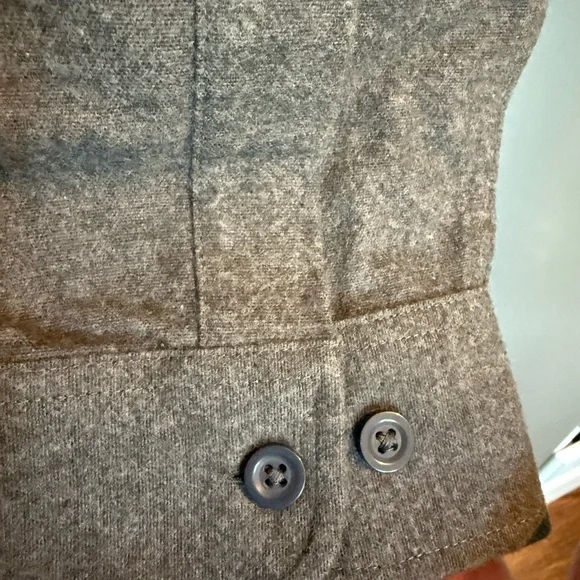 LL Bean Men's Gray Button-Up flannel shirt - Picture 4 of 4